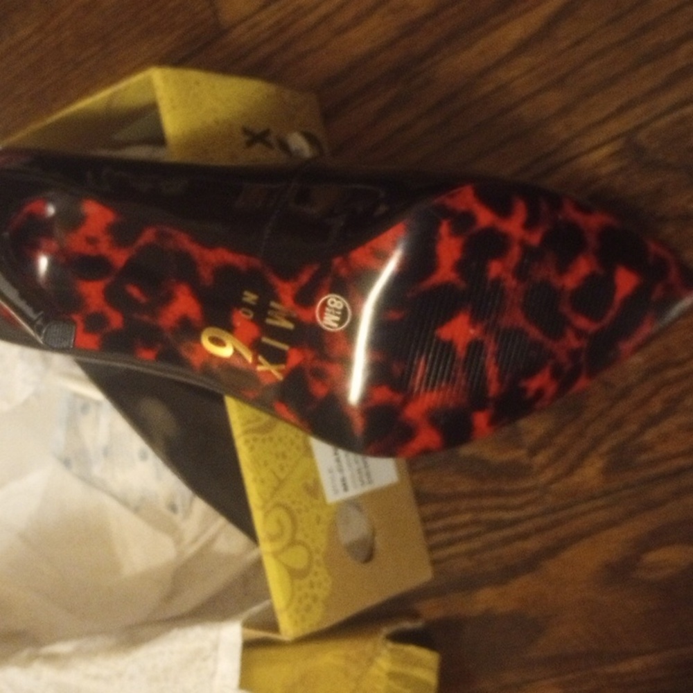 Heels - Picture 3 of 4